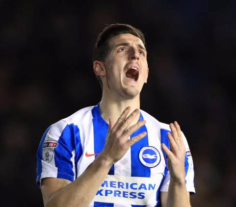  布莱顿海鸥展翅高飞，升班马爆冷掀翻传统豪强